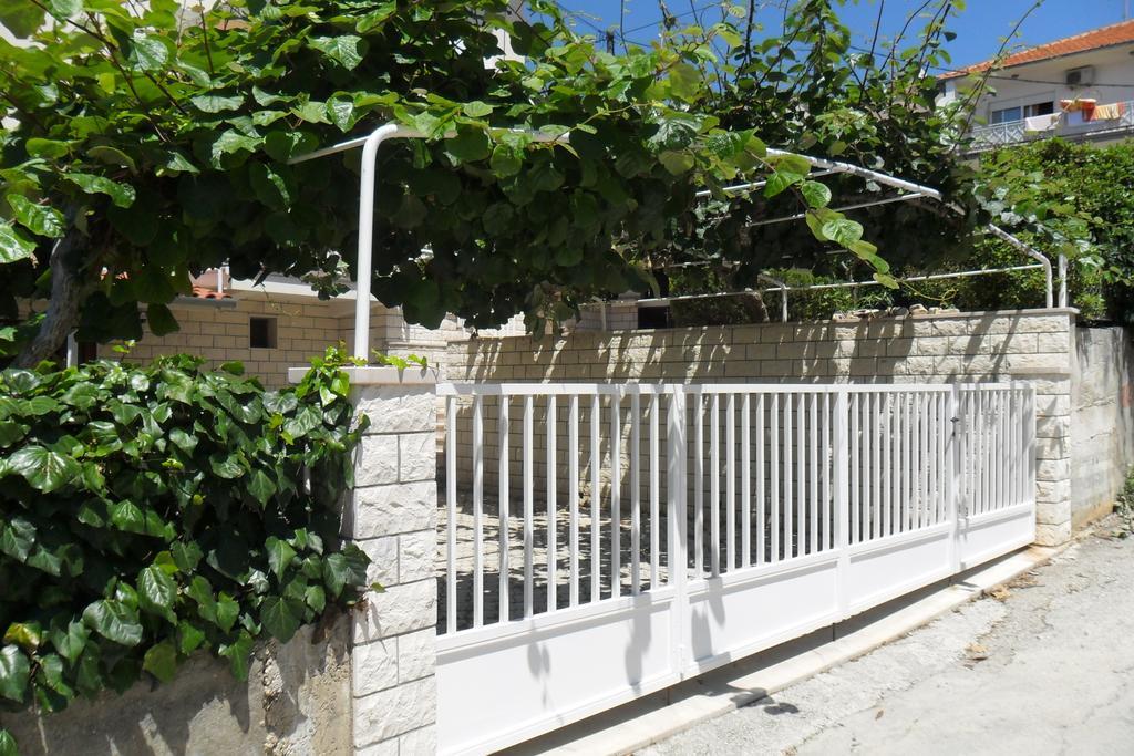 Apartment Ivo Trogir Exteriör bild
